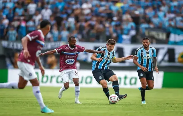 Grêmio enfrenta Caxias e sonha com o hexa do Campeonato Gaúcho