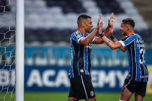 Grêmio vence Bahia e entra, momentaneamente, no G4 do brasileirão