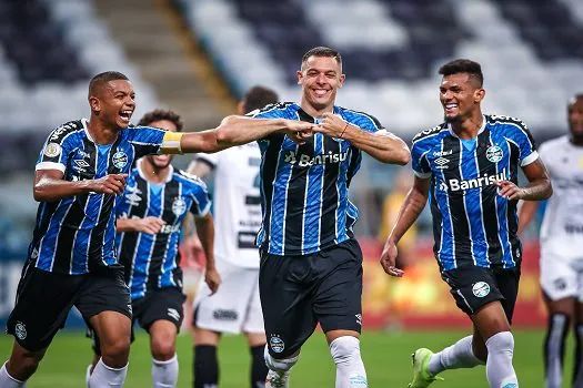 Grêmio vence sem problemas em casa e chega a 7ª colocação