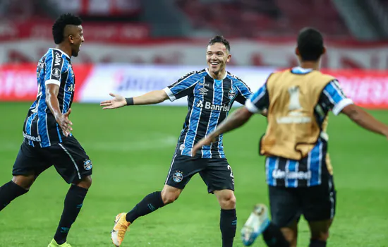 Grêmio vence Internacional na 4ª rodada da Libertadores