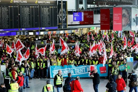 Greve em aeroportos da Alemanha cancela milhares de voos