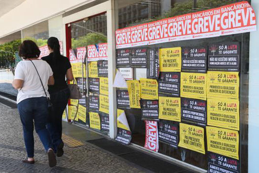 Bancários e Fenaban têm nova rodada de negociação à tarde