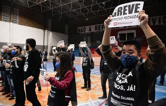 Assembleia de metroviários no fim da noite da quarta-feira suspendeu greve em SP