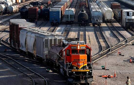 EUA: sindicato rejeita acordo provisório e greve de ferroviários continua