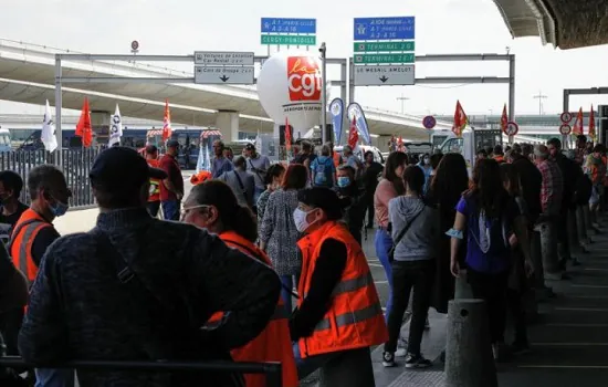 França: Com greve em aeroportos