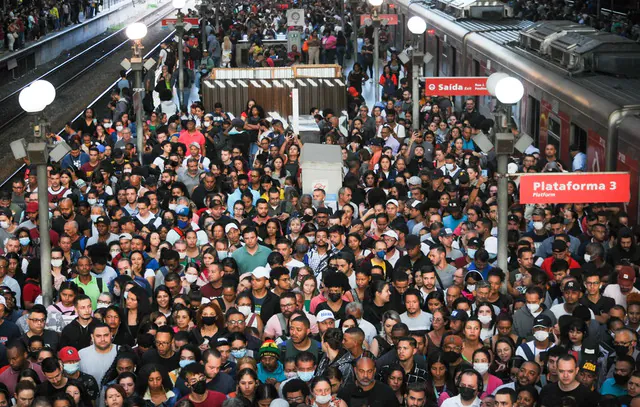 Greve: Justiça barra liberação de catracas do Metrô de SP