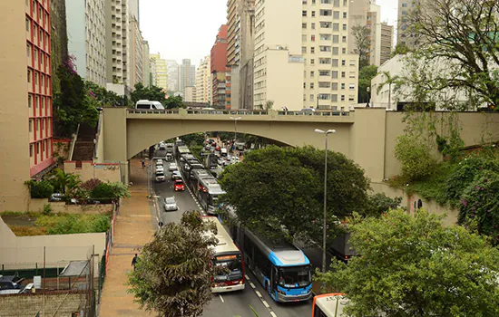 Greve de motoristas afeta circulação de ônibus em São Paulo