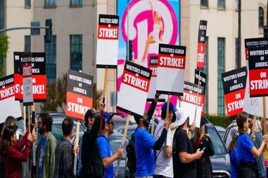 Roteiristas voltam a negociar após mais de cem dias de greve em Hollywood