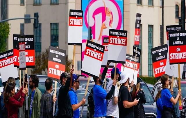 Roteiristas voltam a negociar após mais de cem dias de greve em Hollywood