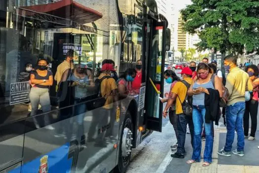 Greve de ônibus afeta circulação de linhas na zona leste de São Paulo