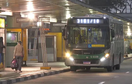 Greve de motoristas e cobradores paralisa mais de 6 mil ônibus em SP