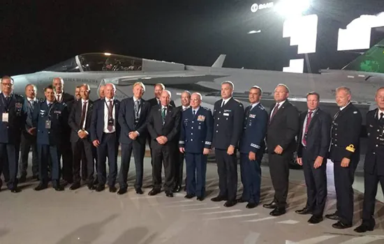 Força Aérea Brasileira recebe o primeiro caça sueco Gripen