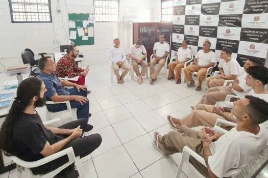 Grupo Reflexivo de Homens de Diadema discute machismo com novos detentos do CDP