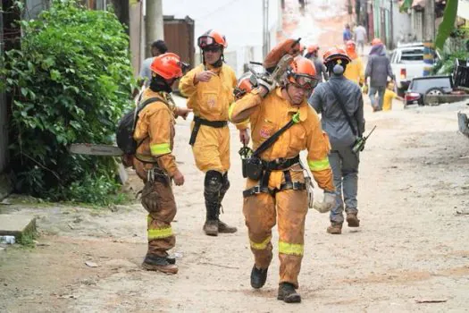 Grupo de Resgate do Estado auxilia vítimas da tragédia no Litoral Norte