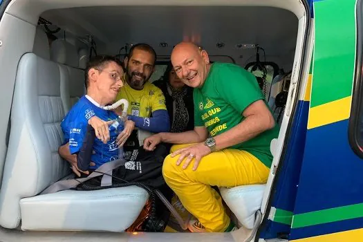 Atleta paraolímpico Thulio Toledo visita Havan e realiza sonho de voar de helicóptero