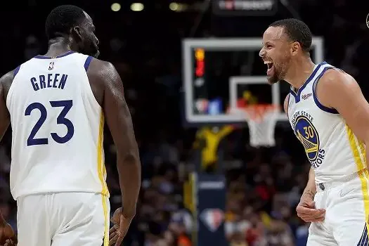 Thompson se destaca, Curry decide contra Grizzlies e Warriors vão à final Oeste