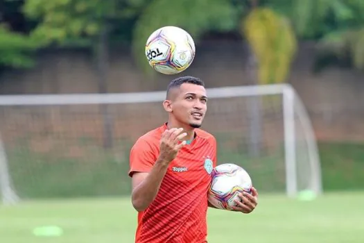 Guarani oficializa zagueiro Walber e encerra preparação para encarar o Avaí