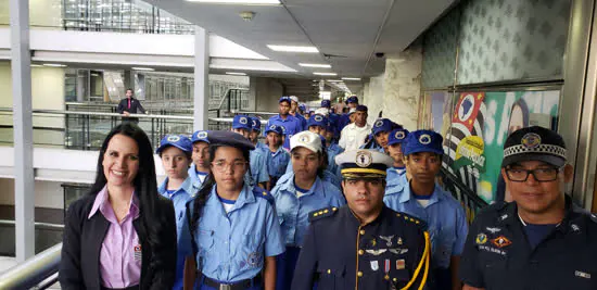 Guarda Mirim de Mauá visita deputada Leticia Aguiar