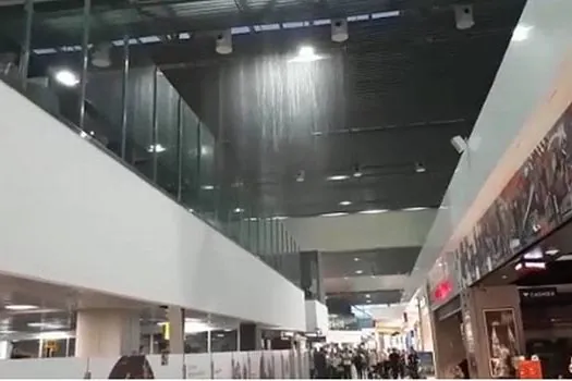 Chuva invade aeroporto de Guarulhos, em SP