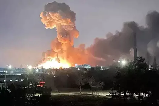 Bombardeios russos atingem aeroporto de Dnipro e deixam mortos em Kharkiv