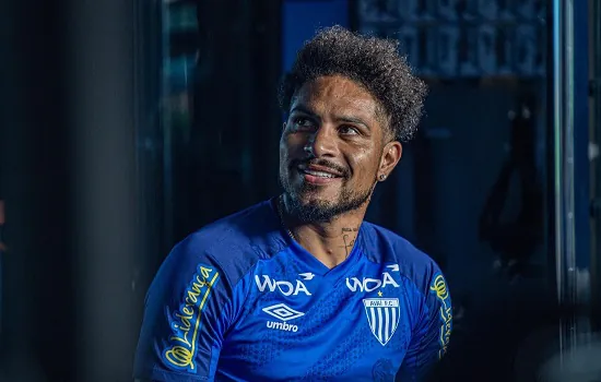 Avaí anuncia contratação do experiente atacante Paolo Guerrero