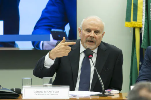 Mantega diz que BC quer enquadrar Governo no teto de gastos