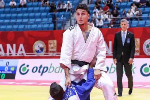 Guilherme Schimidt conquista medalha de prata do Grand Slam de Judô no Casaquistão