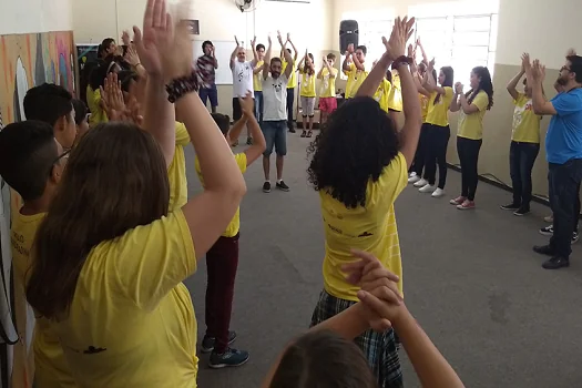 Integrantes do Projeto GURI no Interior e Litoral participam do MIA