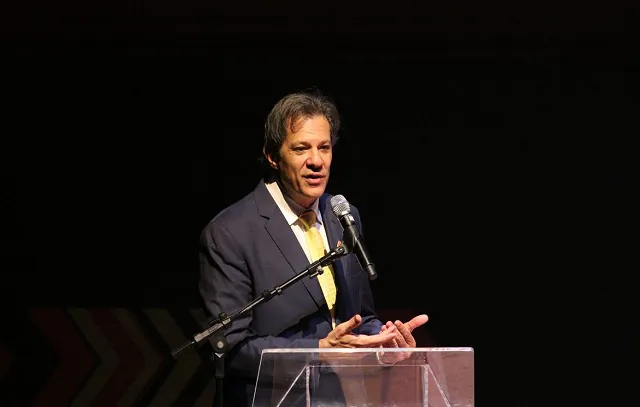 Haddad: aumento da produtividade requer mudança no sistema tributário