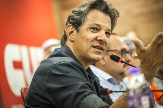 Irritado, Haddad nega existência de proposta de moeda única no Mercosul