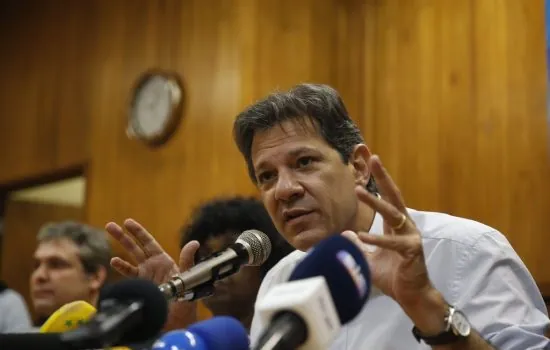 Haddad critica falta de programa de Tarcísio e aposta no tempo de TV