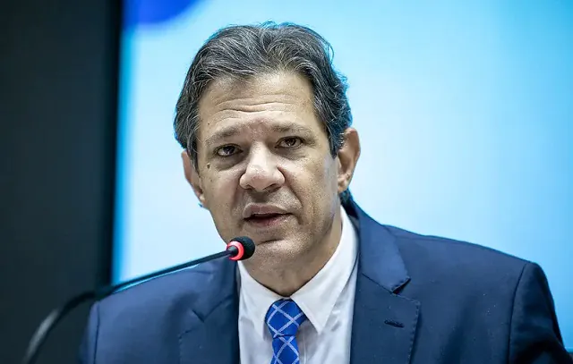 Haddad está reunido com economistas em SP