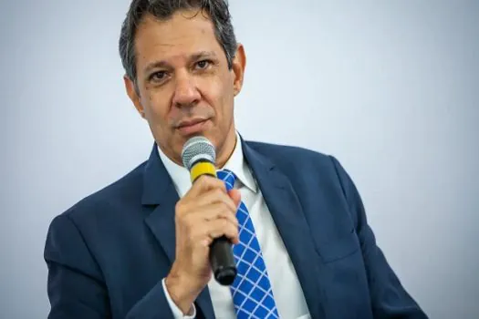 ‘Não tem um mês em que nós não anunciamos medidas corretivas’, diz Haddad a Moro