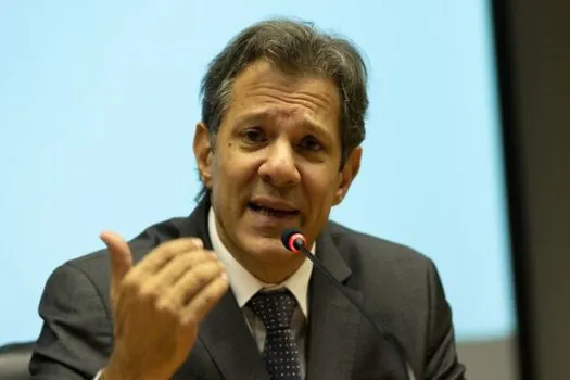 Haddad diz ser favorável à regulamentação do bônus de eficiência de auditores fiscais