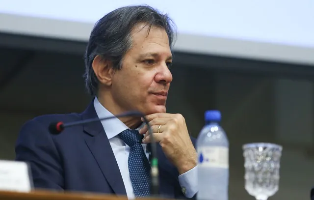 Haddad critica lobby por desoneração de impostos