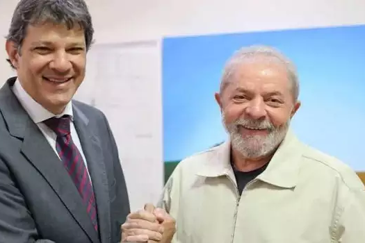 Mesmo com derrota, local de apuração de Haddad vive clima de vitória com Lula