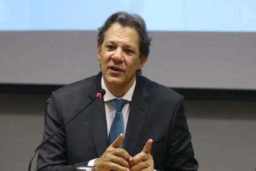 Haddad reafirma compromisso fiscal, mas aponta erosão de receitas