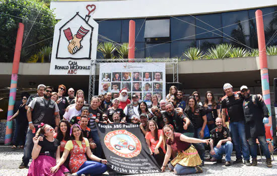 Voluntários promovem hamburgada em prol da Casa Ronald ABC