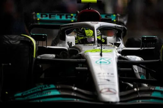 Hamilton revela decepção com 5º posição e admite que chuva ajudou a Mercedes