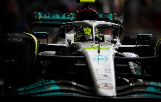 Hamilton revela decepção com 5º posição e admite que chuva ajudou a Mercedes