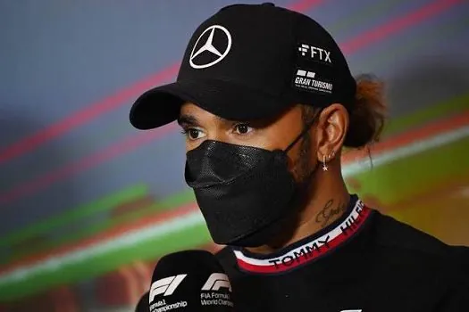 Em crise na F-1, Hamilton diz estar fora da briga pelo título do campeonato