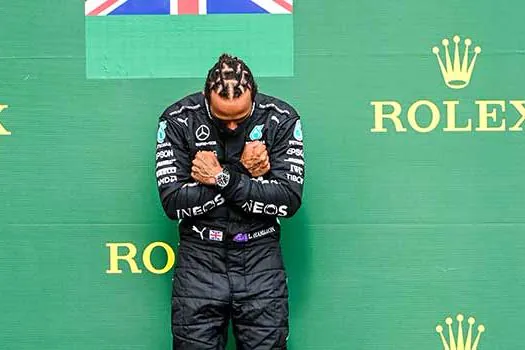 Hamilton passeia na Bélgica e vence mais uma