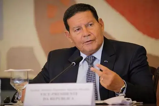 Mourão diz que semana começa com clima institucional melhor e minimiza atos