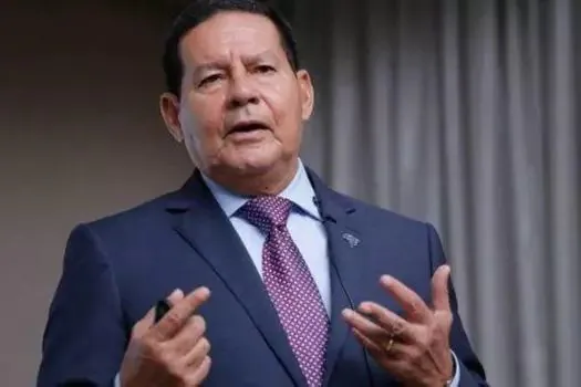 Mourão afirma que filiação ao Republicanos está “praticamente decidida”