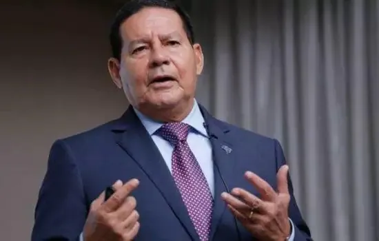 Mourão afirma que filiação ao Republicanos está “praticamente decidida”