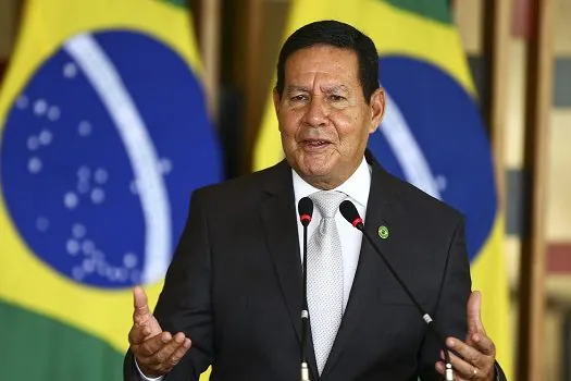 Mourão: Forças Armadas não são agência ambiental