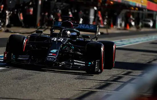 Hamilton supera Bottas e crava Pole mais uma vez