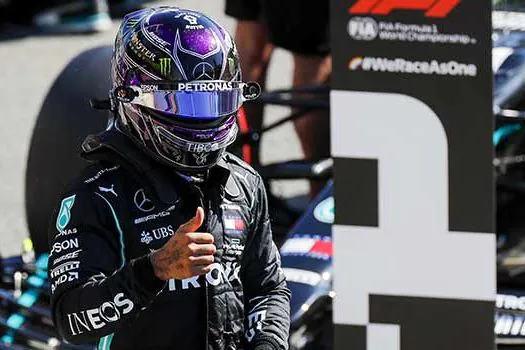 Hamilton faz história, anota volta mais rápida da Fórmula 1 e é pole em Monza