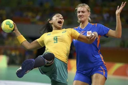 Brasil perde para a Holanda e é eliminado no handebol feminino