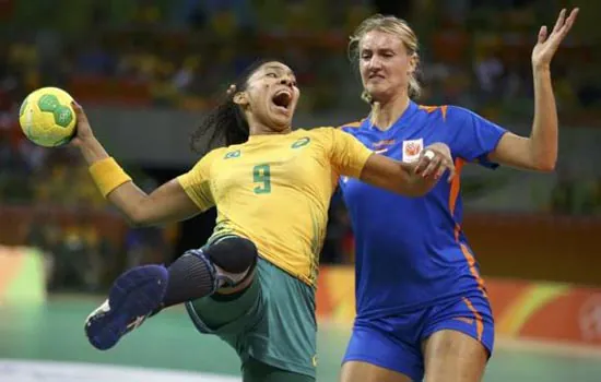 Brasil perde para a Holanda e é eliminado no handebol feminino